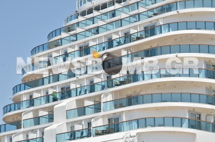 ΦΩΤΟΡΕΠΟΡΤΑΖ-Regal Princess: Ένα πλωτό παλάτι στο λιμάνι του Πειραιά (pics)