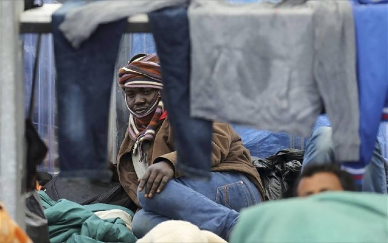 Γαλλία: Μεγάλη αστυνομική επιχείρηση απομάκρυνσης μεταναστών στο Καλαί