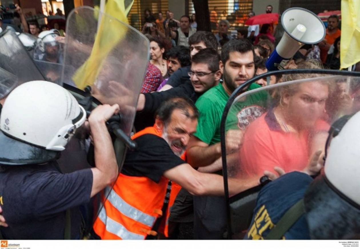 ΣΥΡΙΖΑ Θεσσαλονίκης: Καταγγέλλει αναίτια επίθεση από ΜΑΤ σε καθαρίστριες