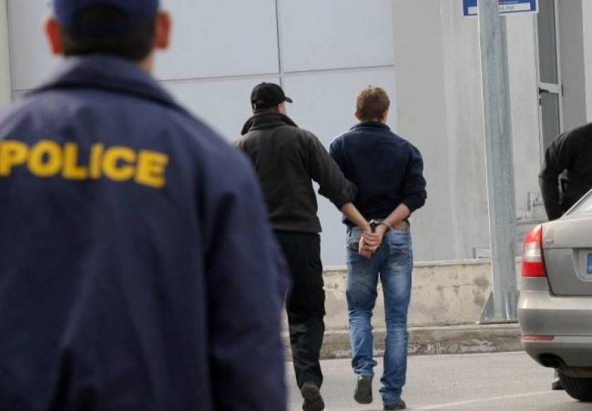 Θεσσαλονίκη: "Ντου" της ΕΛ.ΑΣ. στο ΑΠΘ με συλλήψεις και προσαγωγές
