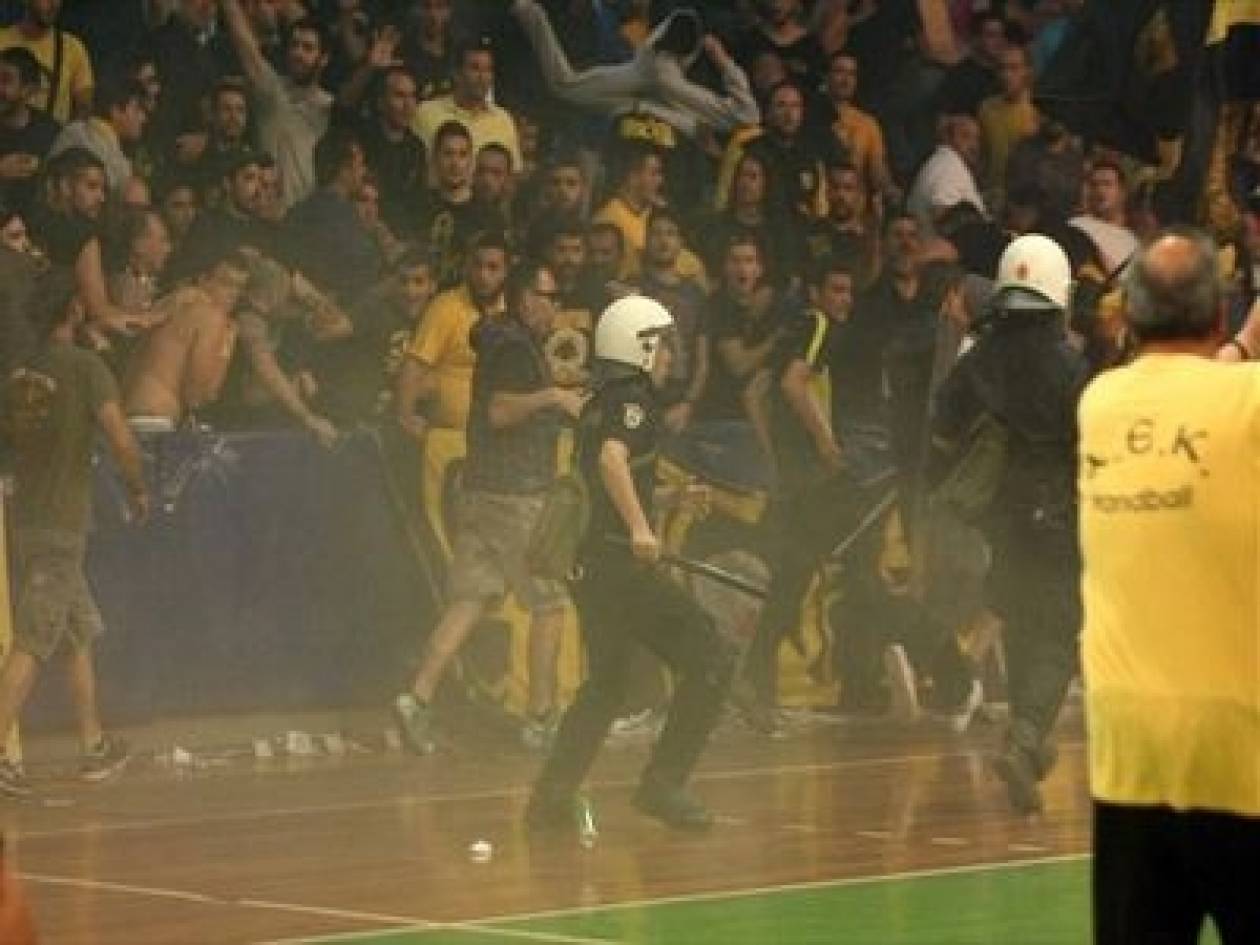 Δέκα συλλήψεις πριν τον αγώνα χαντμπολ ΑΕΚ - Διομήδης Άργους
