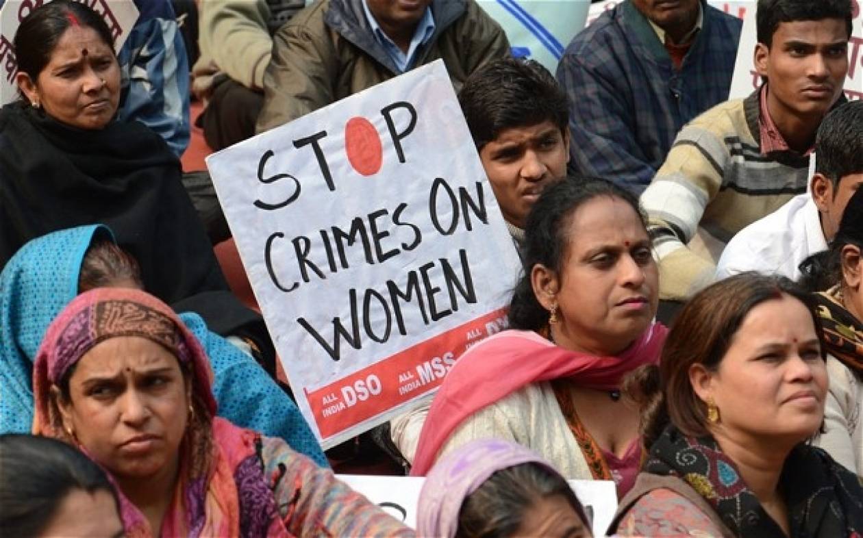 Πέντε άνδρες συνελήφθησαν για τον ομαδικό βιασμό και το φόνο δύο κοριτσιών