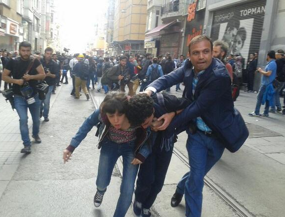 Τουρκία: Επεισόδια και δακρυγόνα στην επέτειο των εξεγερμένων (pics&vid)