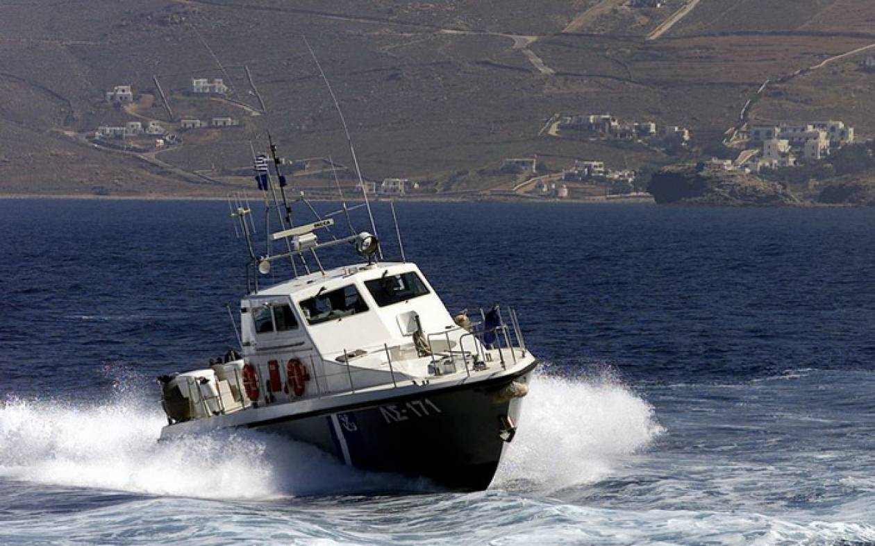 Φαρμακονήσι: Οι λαθρομετανάστες είδαν το σκάφος του Λιμενικού και έσκισαν τη βάρκα