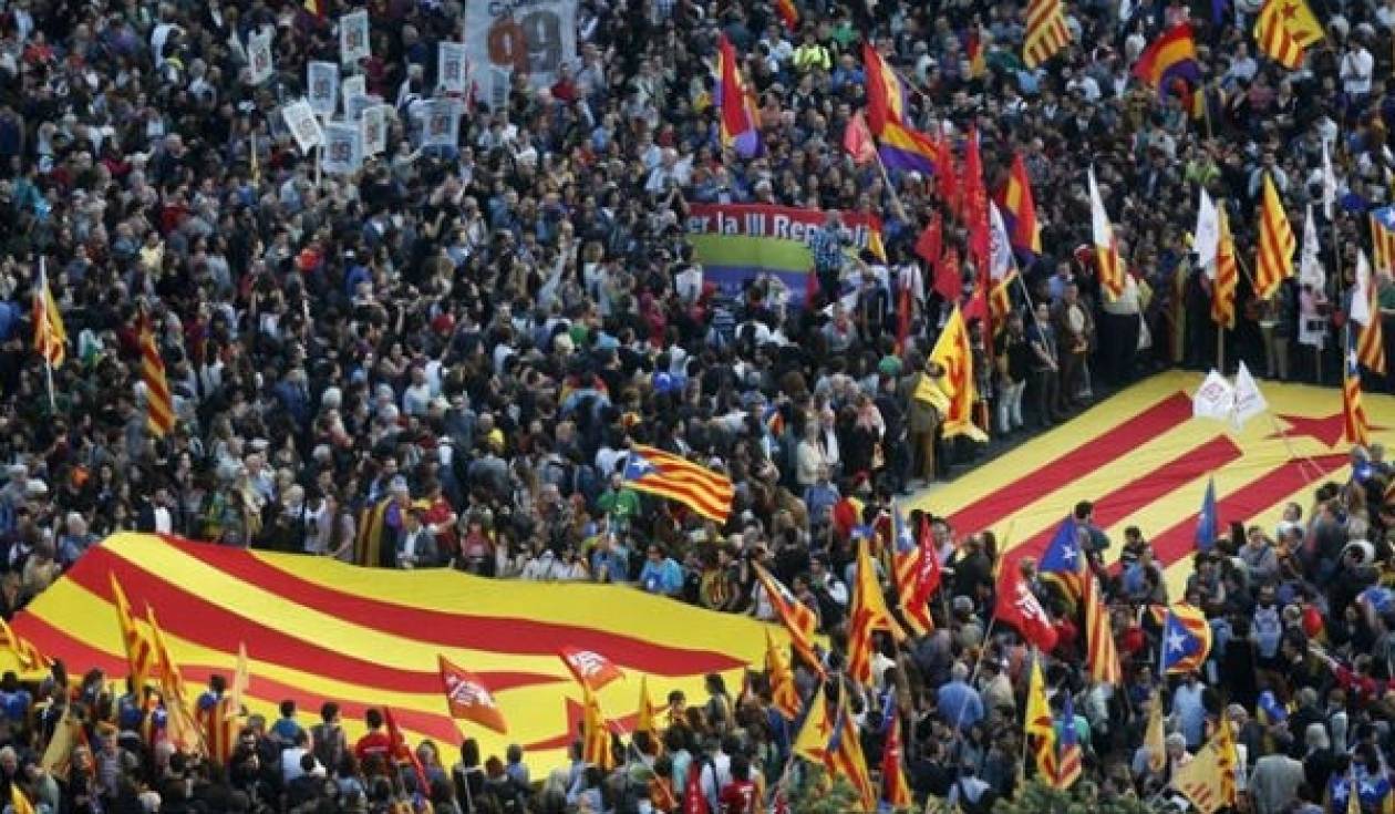 Οι Ισπανοί πανηγύρισαν την παραίτηση του Χουάν Κάρλος