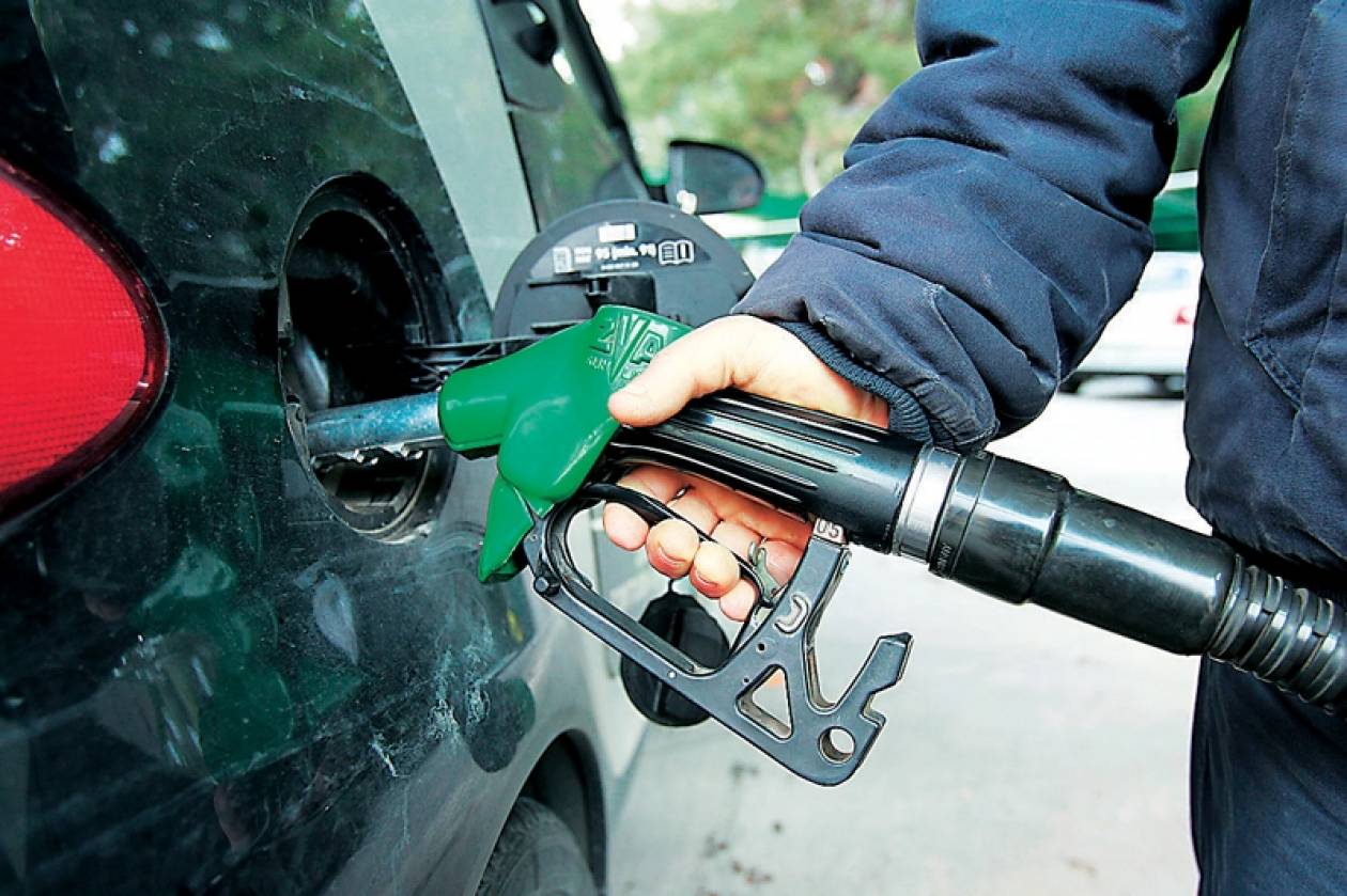 Bloomberg: Η Ελλάδα ανάμεσα στις top-5 χώρες με ακριβή βενζίνη