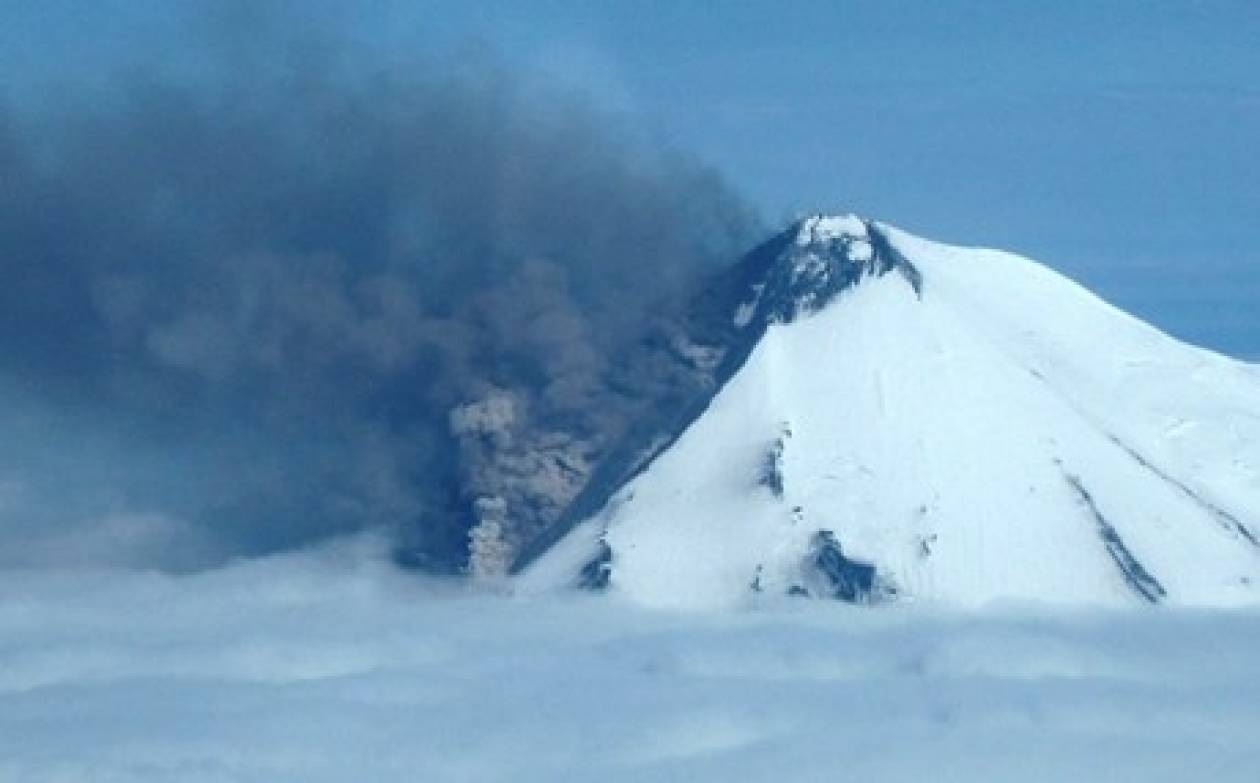 Τέφρα και λάβα σε ύψος 7 χλμ εκτοξεύει το ηφαίστειο Παβλόφ