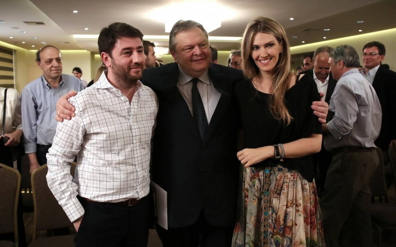 Δείπνο στους υποψήφιους των ευρωεκλογών της Ελιάς παρέθεσε ο Ευάγγελος Βενιζέλος
