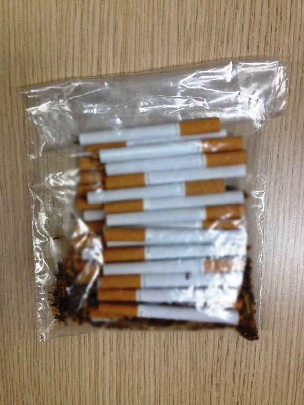 Αττική: Εντοπίστηκε κατάστημα παράνομης παρασκευής και εμπορίας τσιγάρων (pic)