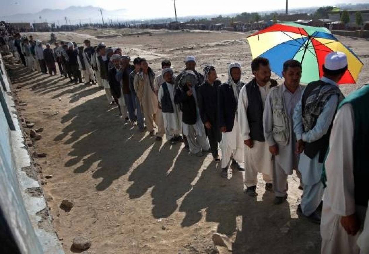 Αφγανιστάν: Επτά εκατομμύρια Αφγανοί ψήφισαν στις εκλογές (pics)