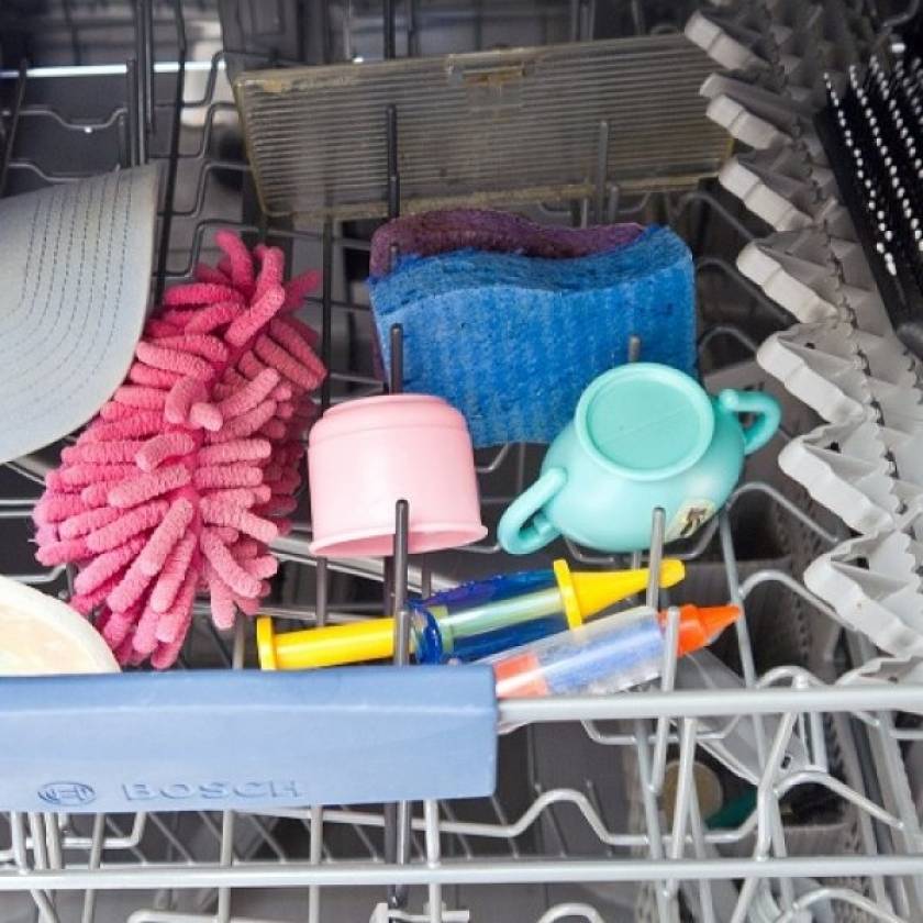 8 αντικείμενα που μπορείς να πλύνεις στο πλυντήριο πιάτων-και δεν είχες ιδέα