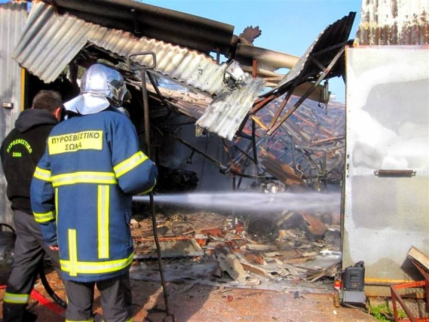 Σέρρες: Στις φλόγες αποθήκη στο Νέο Σκοπό