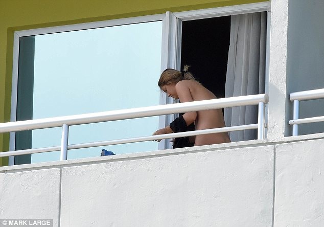 Μουντιάλ 2014: Σάλος με τη γυμνή γυναίκα σε ξενοδοχείο εθνικής ομάδας (pics)