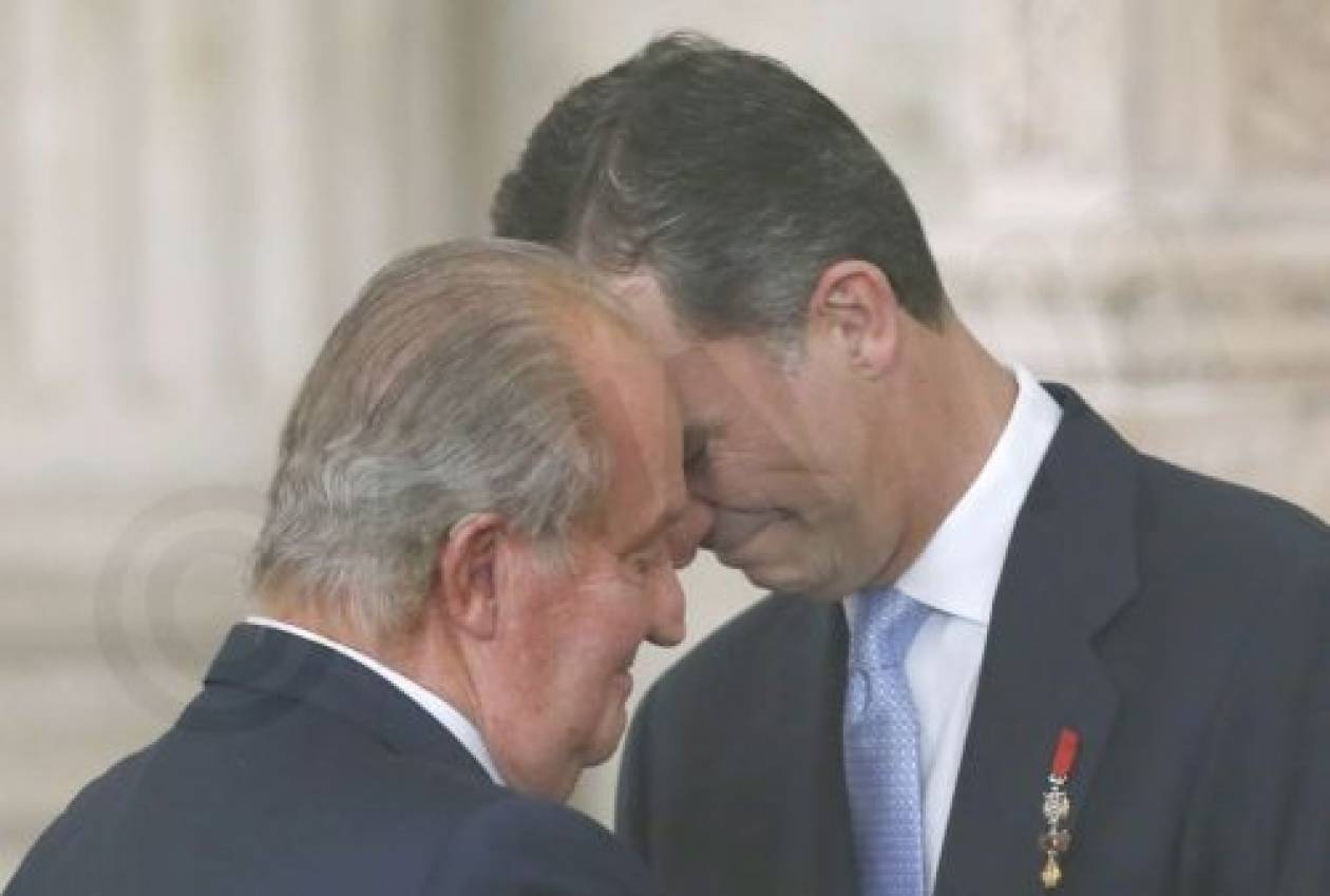 Ισπανία: Υπέγραψε την παραίτησή του από τον θρόνο ο Χουάν Κάρλος