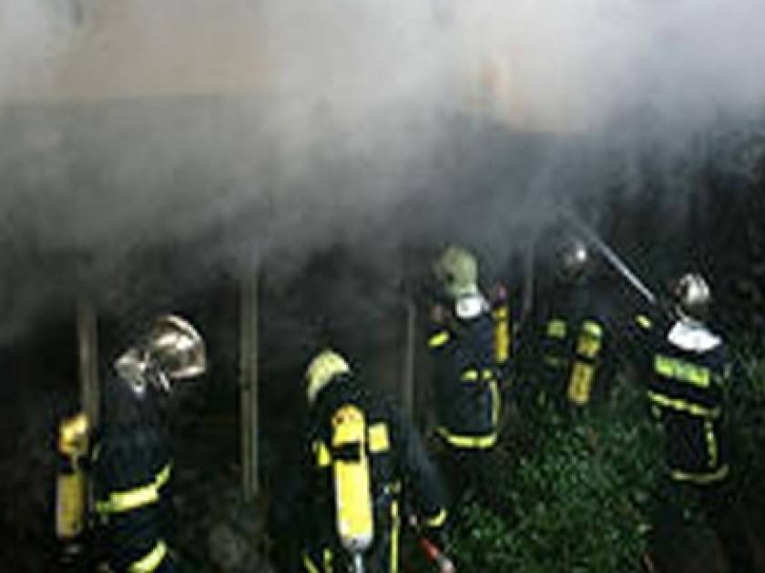 ΤΩΡΑ: Φωτιά σε υπόγειο στο κέντρο της Αθήνας