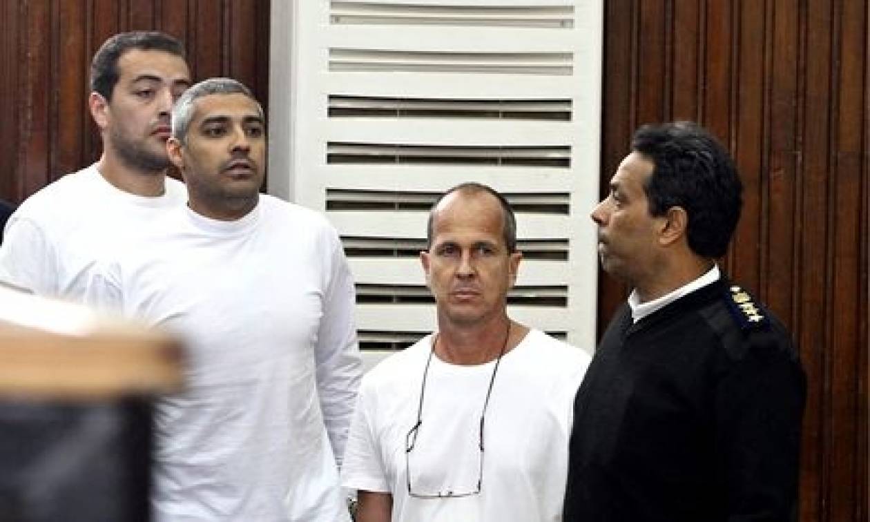 Αίγυπτος: Επτά ως δέκα χρόνια φυλάκισης στους δημοσιογράφους του Αλ Τζαζίρα
