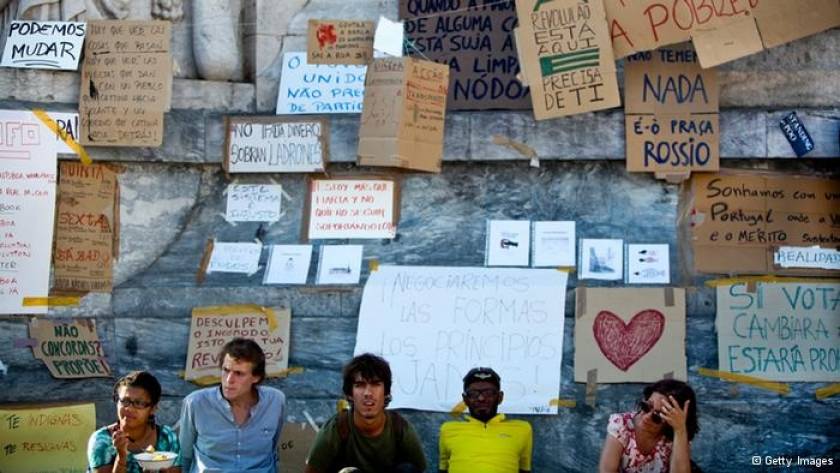 Οι Ελληνες αναγκάζονται να κάνουν δουλειές κατώτερες των προσόντων τους