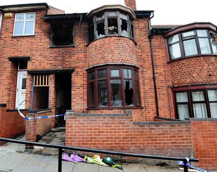 Βρετανία: Ήθελαν εκδίκηση και έκαψαν ζωντανή λάθος οικογένεια! (photos) 
