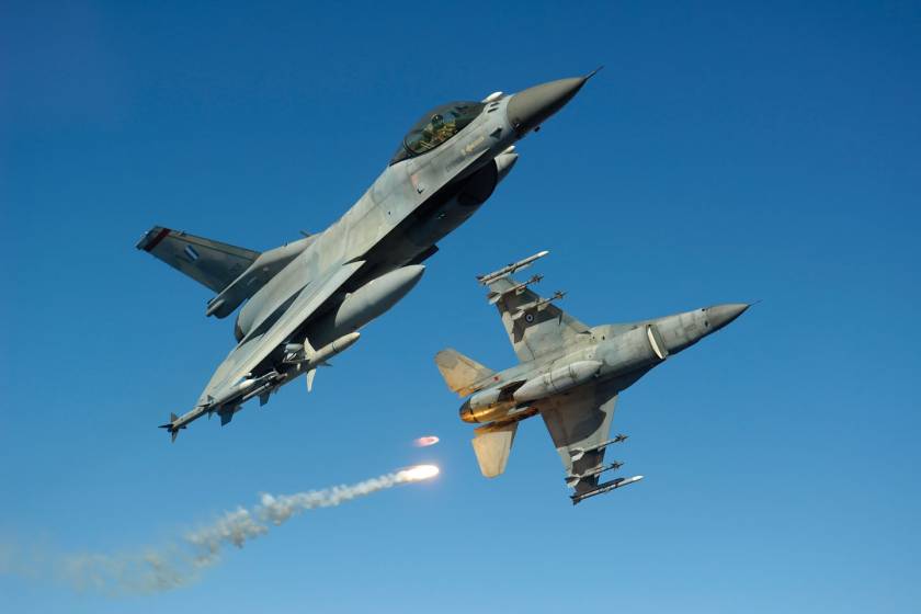 Λάρισα: Αποφεύχθηκε σύγκρουση με F-16 και αιωροπτεριστές