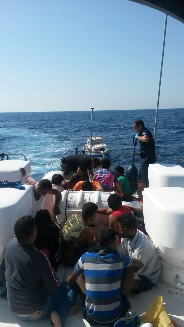 Διάσωση 16 μεταναστών ανοιχτά της Κέρκυρας (pic)