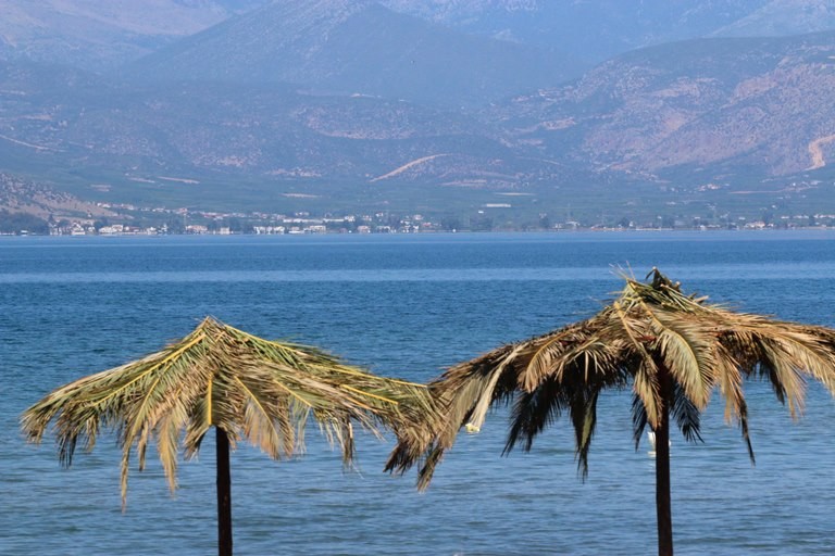 Βροντερό «όχι» του δήμου Ναυπλίου στο ξεπούλημα της παραλίας της Καραθώνας 