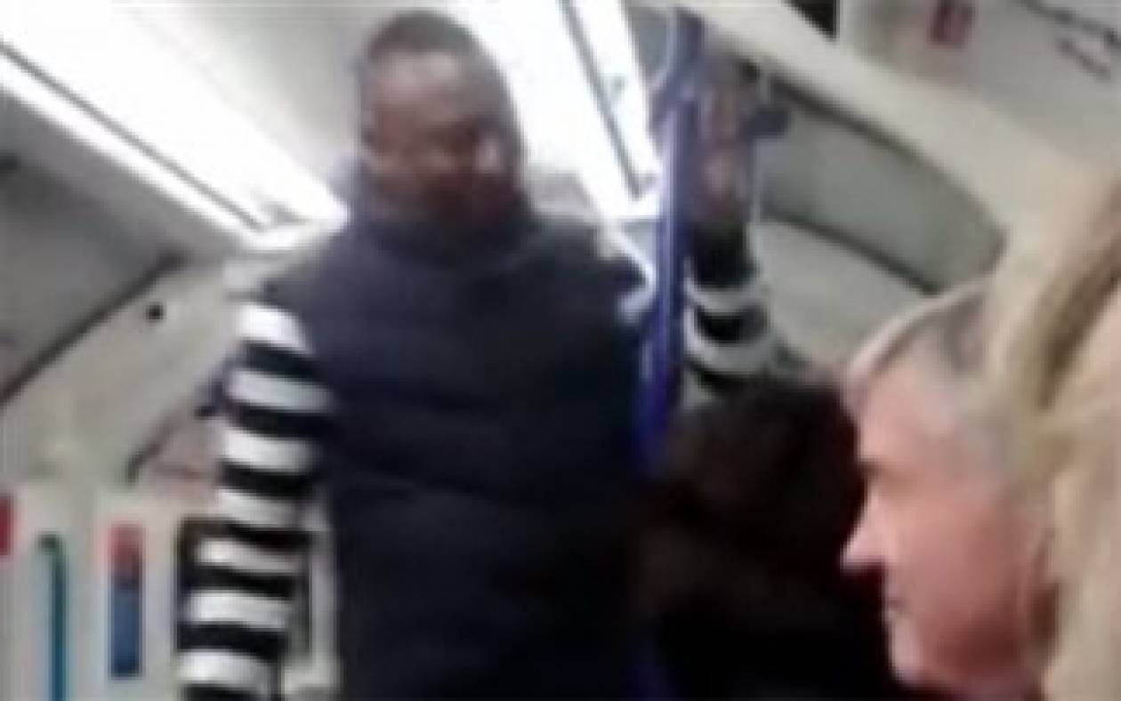 Επιδημία... Σουάρες - Γυναίκα δαγκώνει άνδρα στο μετρό! (vid)