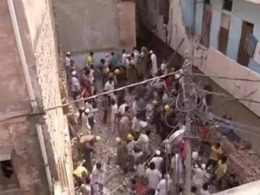 Ινδία: Τουλάχιστον 10 νεκροί από κατάρρευση πολυκατοικίας