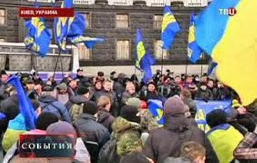 Διαδήλωση στο Κίεβο: Φιλο-ουκρανοί μαχητές απαιτούν άρση εκεχειρίας