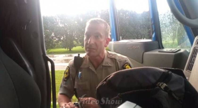 Οδηγός κατηγορεί αστυνομικό για υπερβολική ταχύτητα! (βίντεο)