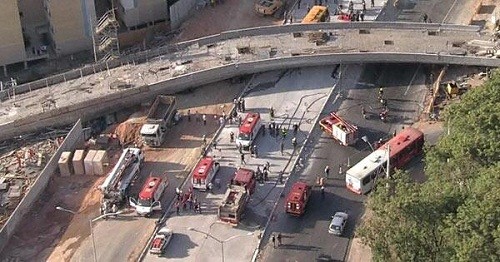Βραζιλία: Nεκροί από κατάρρευση γέφυρας κοντά σε γήπεδο του Μουντιάλ (photos)