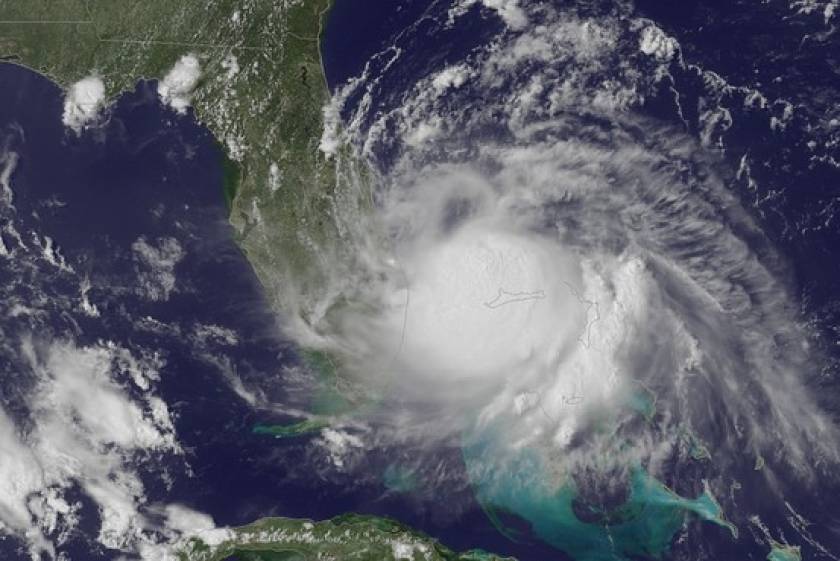 ΗΠΑ: Πλησιάζει απειλητικά στη Βόρεια Καρολίνα ο τυφώνας Άρθουρ