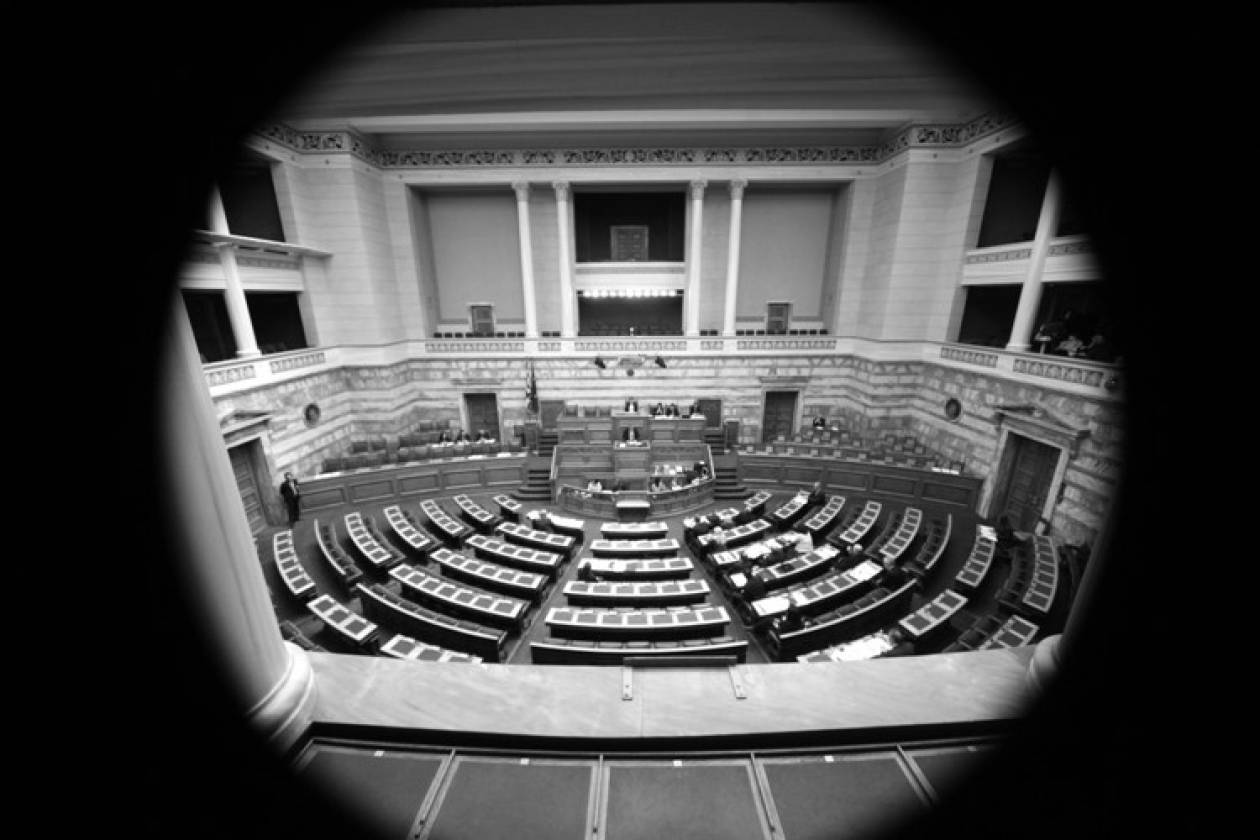 Στη Βουλή η τροπολογία για διεύρυνση των κατηγοριών φοιτητών που δικαιούνται μετεγγραφή