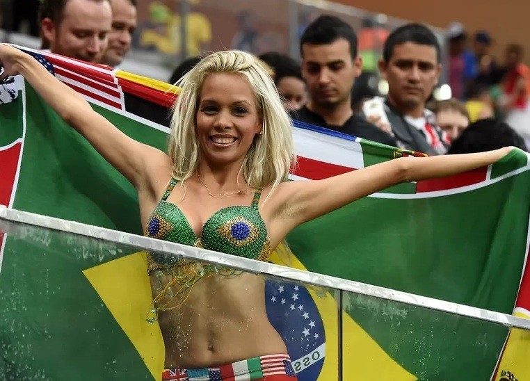 Η Κολομβιανή που κέρδισε τη... Βραζιλία και τον κόσμο όλο! (photos+video)