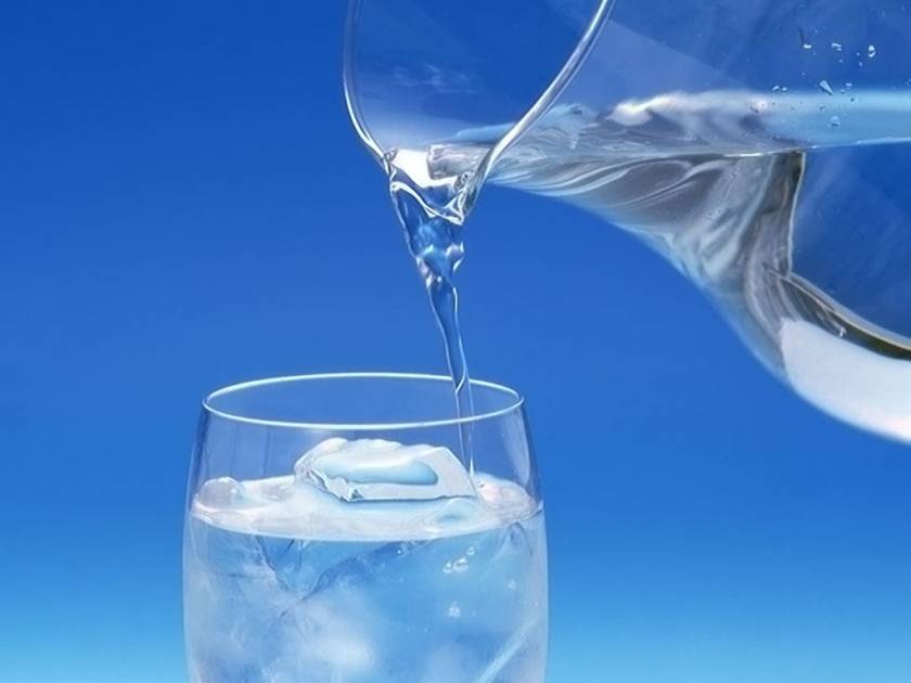 ΣΟΚ: Δείτε πόσο κάνει ένα μπουκάλι νερό στην Ακρόπολη! (vid)