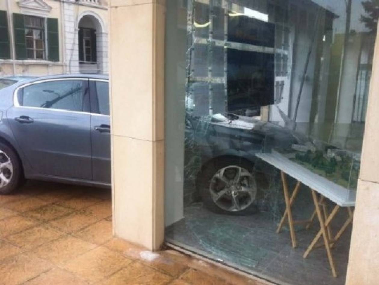 Απίστευτο ατύχημα σε φούρνο στην Εύβοια (pic)