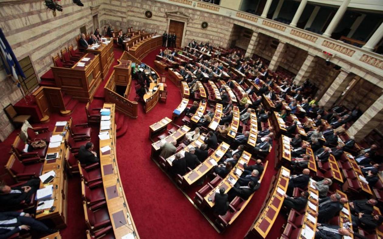 Βουλή: Σε υψηλούς τόνους η συζήτηση για τη «μικρή ΔΕΗ»