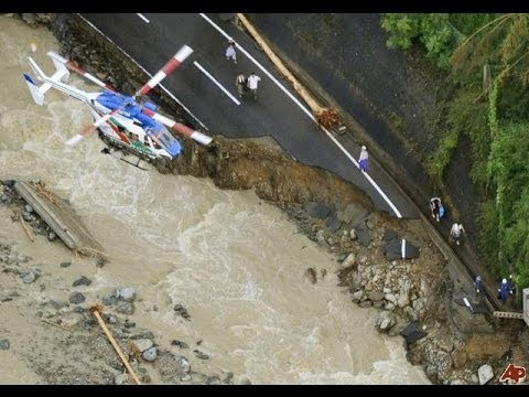 Ιαπωνία: Βιβλικές καταστροφές από τον τυφώνα Νεογκούρι (videos+photos)