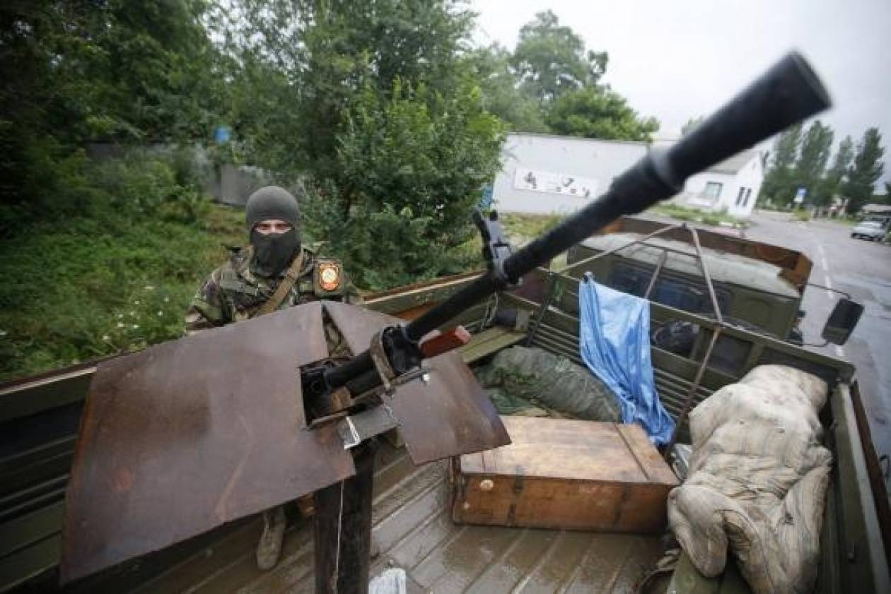 Ουκρανία:Φάλαγγα τεθωρακισμένων οχημάτων και αρμάτων μάχης στο Ντόνετσκ