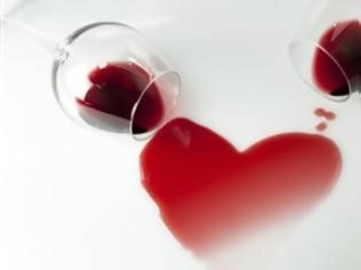 Νέα έρευνα αμφισβητεί την παραμικρή ωφέλεια του αλκοόλ για την καρδιά
