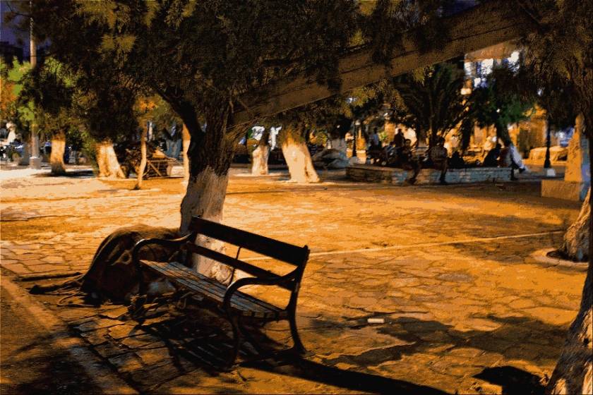 Το πιο περίεργο παγκάκι της Θεσσαλονίκης (pic)