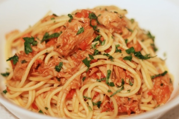 t Spaghetti with Tuna Tomato Sauce