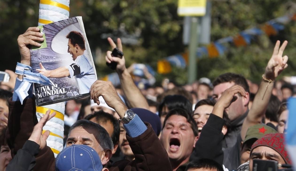 Τα άσχημα του ποδοσφαίρου: Δύο οπαδοί της Αργεντινής νεκροί από ανακοπή