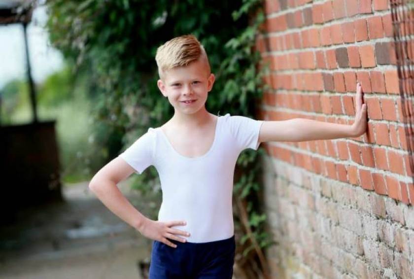 9χρονος νίκησε τον καρκίνο γιατί ήθελε να πάει στο μπαλέτο! (pics)