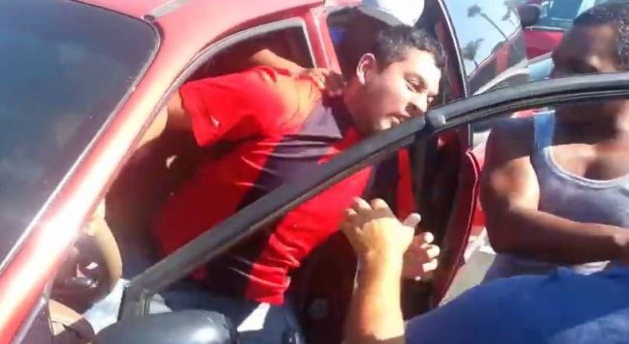 Προσοχή: Σκληρές εικόνες: Δείτε τη σύλληψη ενός ληστή! (pics+video)
