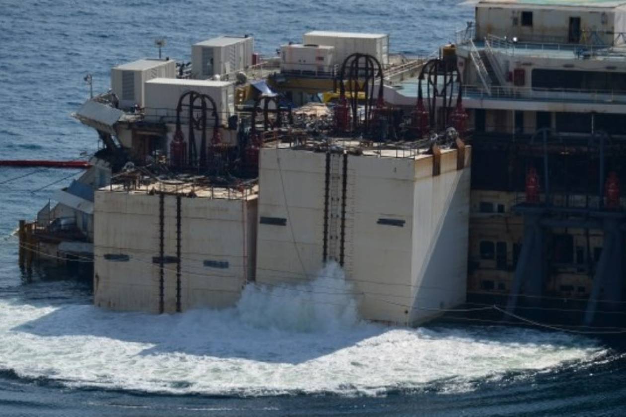 Ιταλία: Ολοκληρώνεται η επιχείρηση ανέλκυσης του Costa Concordia