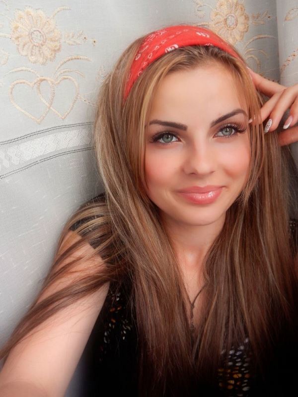 Μολδαβία: «Βασίλισσα της ομορφιάς» πουλήθηκε για ένα ζευγάρι σκουλαρίκια! (phs)