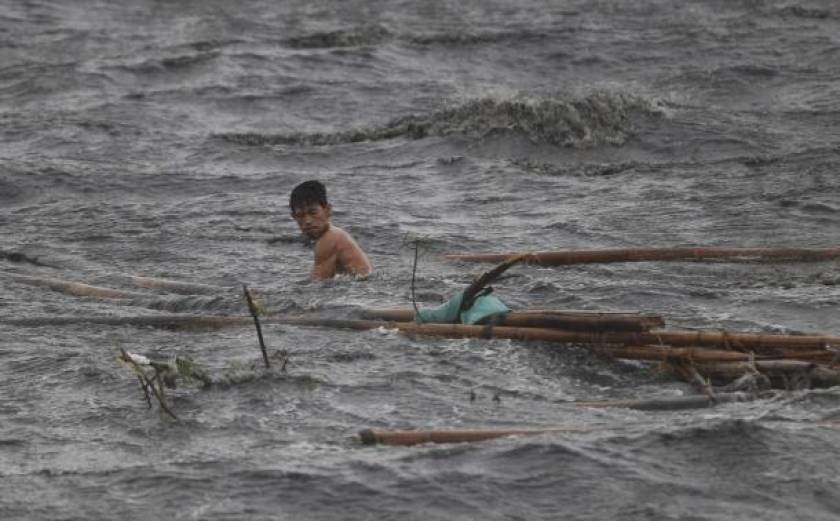 Δέκα νεκροί από τον τυφώνα Ράμασουν στις Φιλιππίνες  (pics+video)