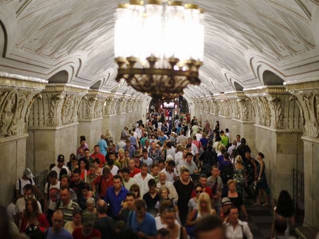 Σύλληψη υπόπτων για τον εκτροχιασμό του μετρό στη Ρωσία (pics+video)