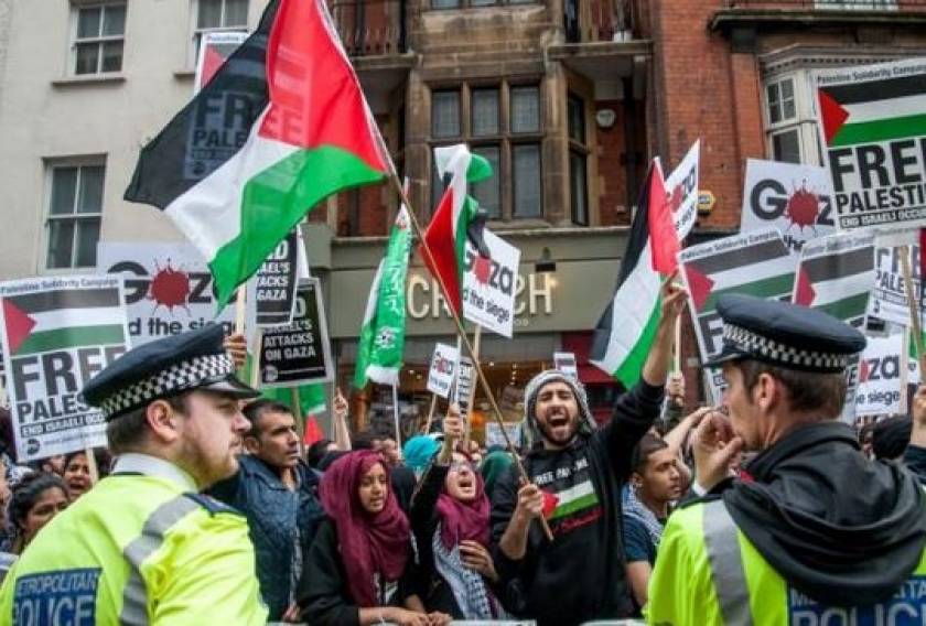 Λονδίνο: Μεγάλη διαδήλωση αλληλεγγύης στους Παλαιστίνιους