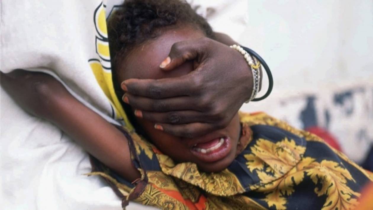 Αναστολή απέλασης Κενυάτισσας που κινδυνεύει με κλειτοριδεκτομή